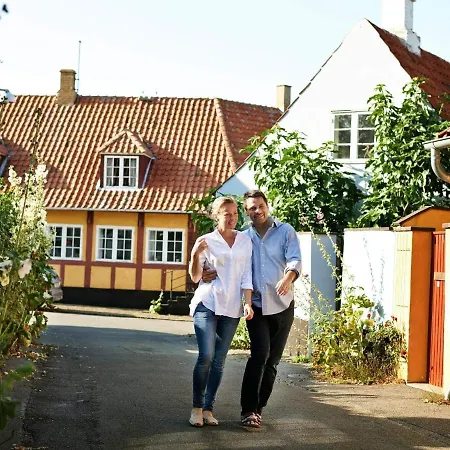 Xvi Svaneke